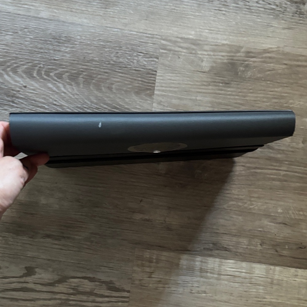 Logitech Universal Folio With Keyboard Case - Picture 7 of 11